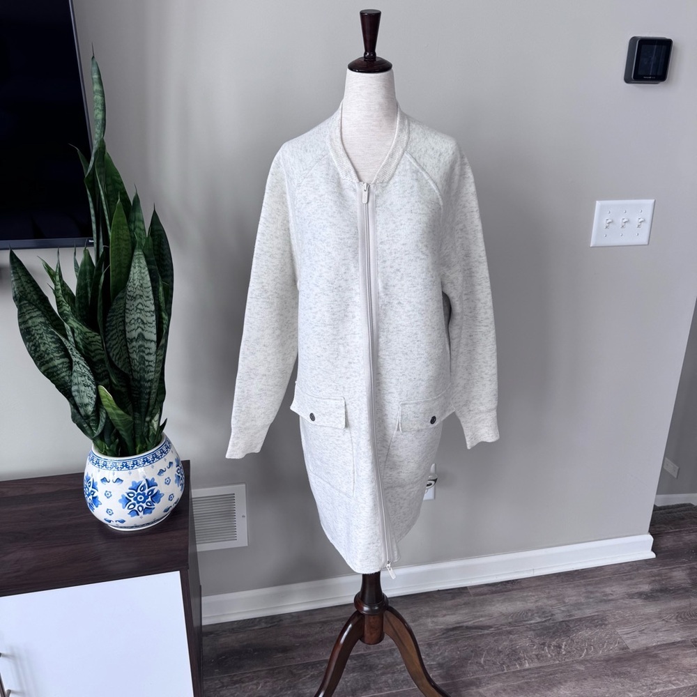 Lululemon 🍋 Weekend Wander Jacket - Color: Heathered Light Ivory / Silver Ice - Picture 10 of 10